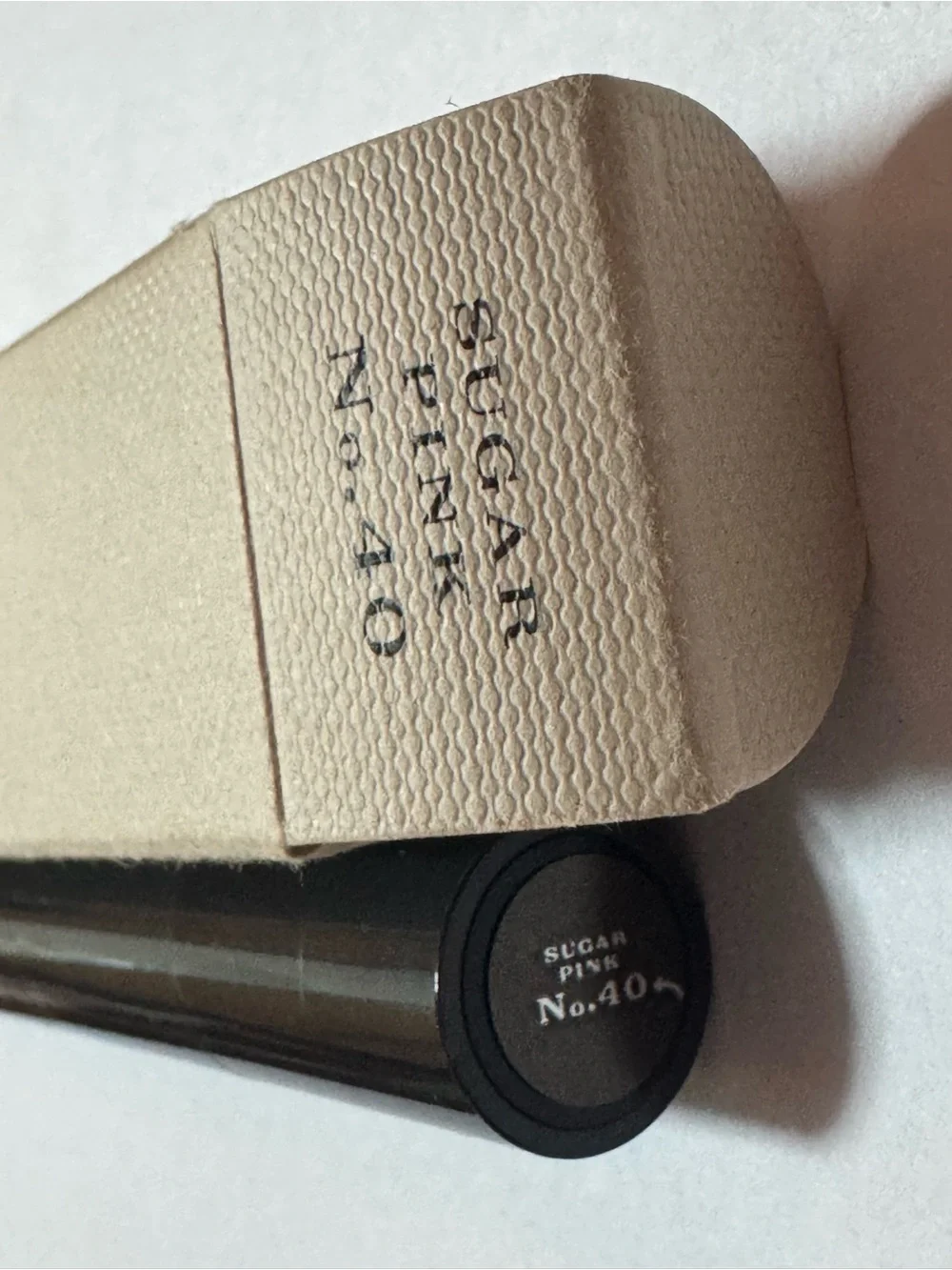 NIB Burberry Lip Velvet Crush Sheer Matte Stain - 40 Sugar Pink (Discontinued)